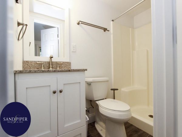 Cape Cod Home 994849