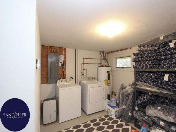 Cape Cod Home 994849