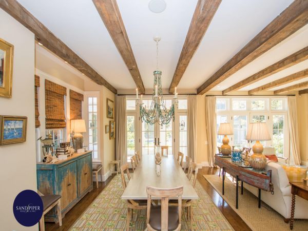 Cape Cod Home 994851