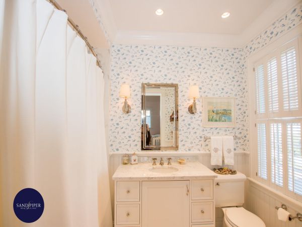 Cape Cod Home 994851