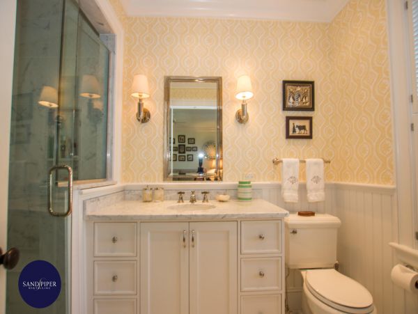 Cape Cod Home 994851