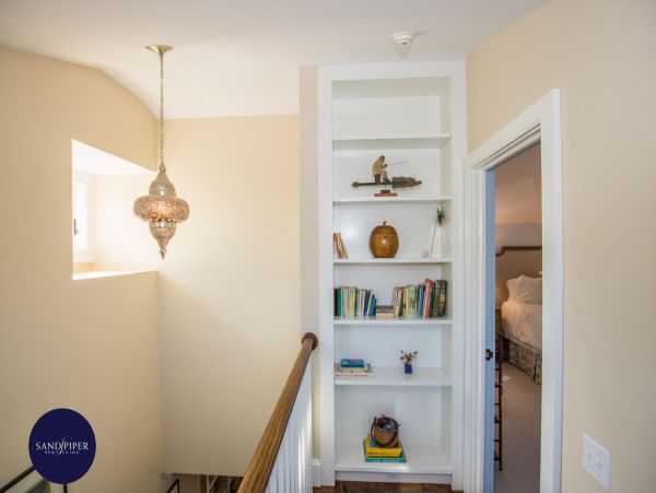 Cape Cod Home 994851