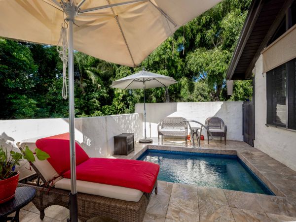 Princeville Charming Vacation Town Home With Private Pool