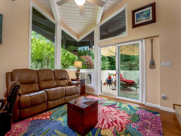 Princeville Charming Vacation Town Home With Private Pool