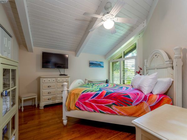Princeville Charming Vacation Town Home With Private Pool