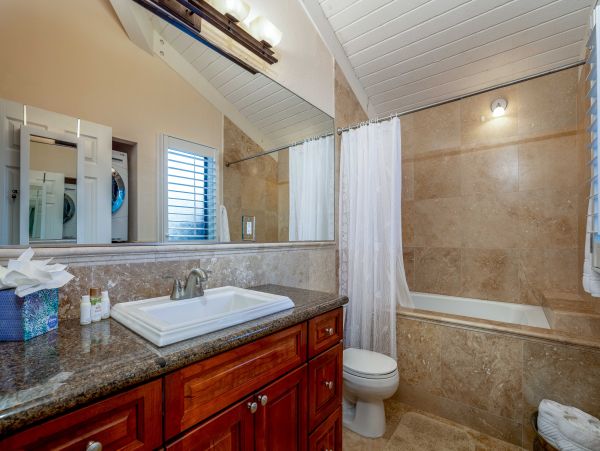 Princeville Charming Vacation Town Home With Private Pool