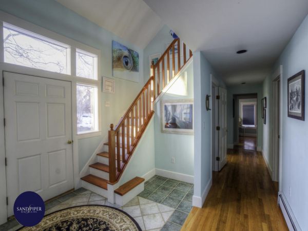 Cape Cod Home 994853