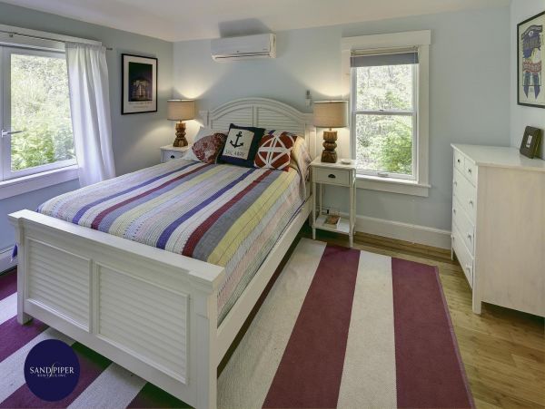 Cape Cod Home 994853