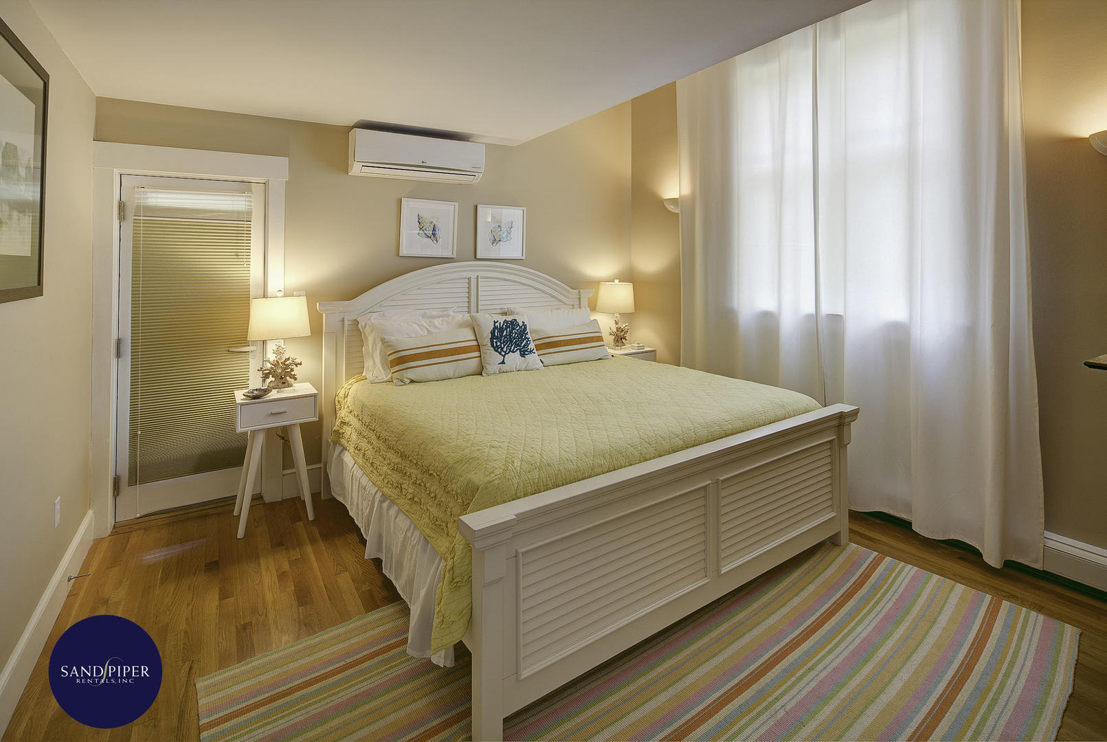 Cape Cod Home 994853