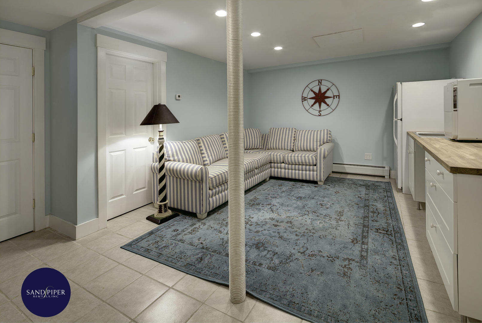 Cape Cod Home 994853