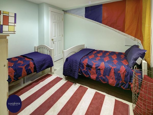 Cape Cod Home 994853