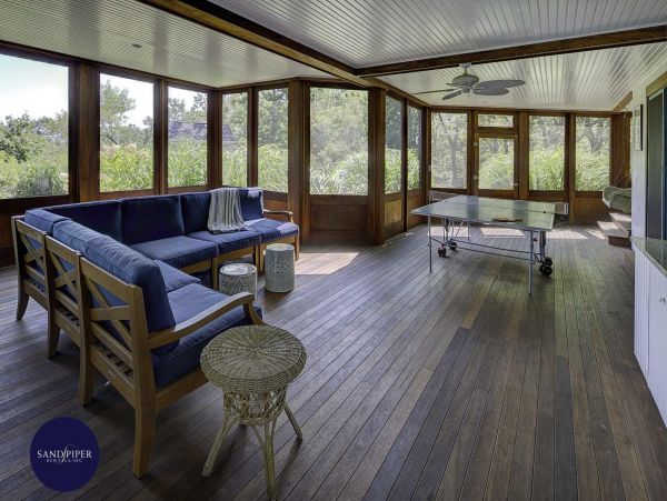 Cape Cod Home 994853