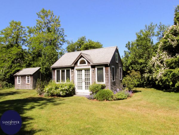 Cape Cod Home 994854