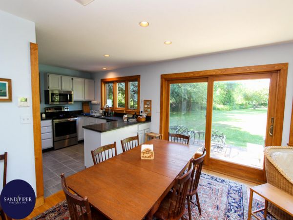 Cape Cod Home 994854
