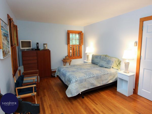 Cape Cod Home 994854