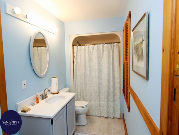 Cape Cod Home 994854
