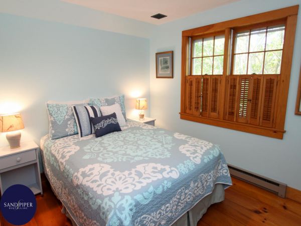 Cape Cod Home 994854