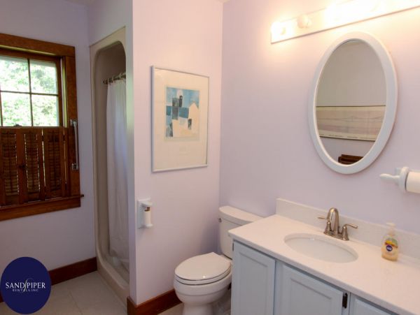 Cape Cod Home 994854