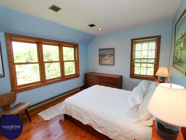 Cape Cod Home 994854
