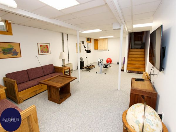 Cape Cod Home 994854