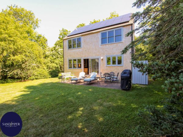 Cape Cod Home 994854