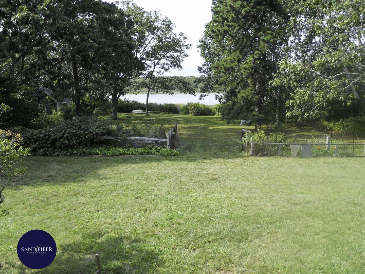 Cape Cod Home 994855