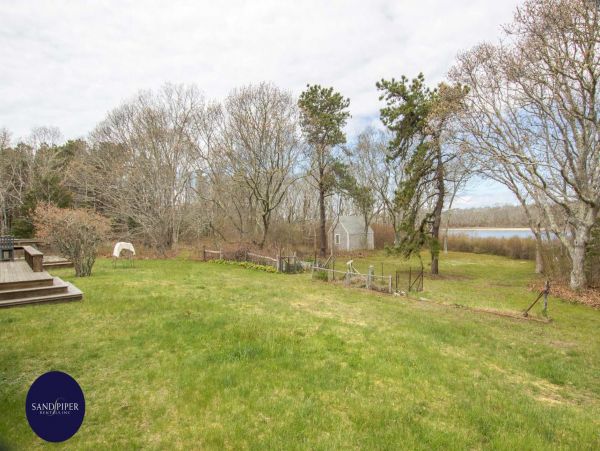 Cape Cod Home 994855