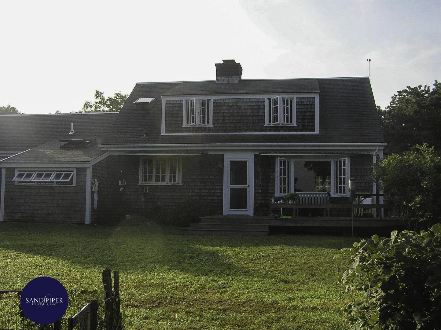 Cape Cod Home 994855