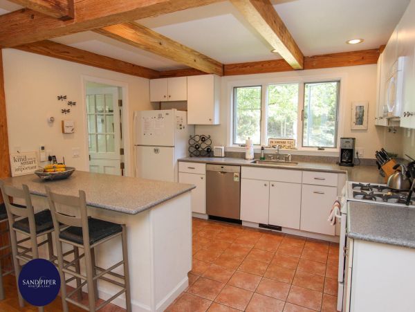 Cape Cod Home 994856