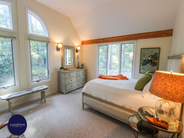 Cape Cod Home 994856