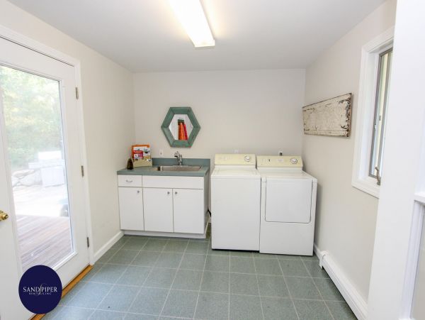 Cape Cod Home 994856