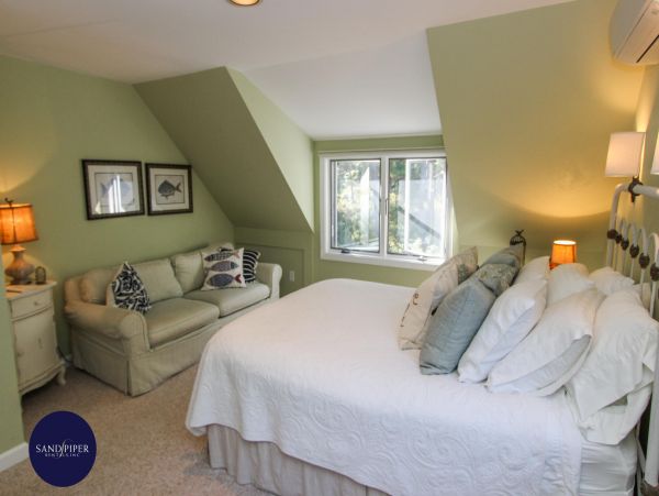 Cape Cod Home 994856