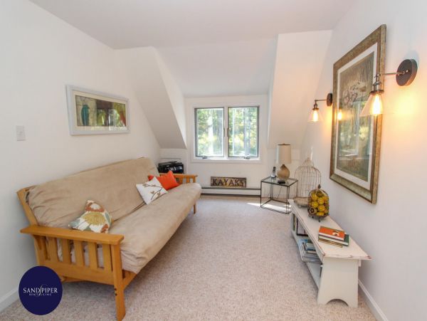 Cape Cod Home 994856