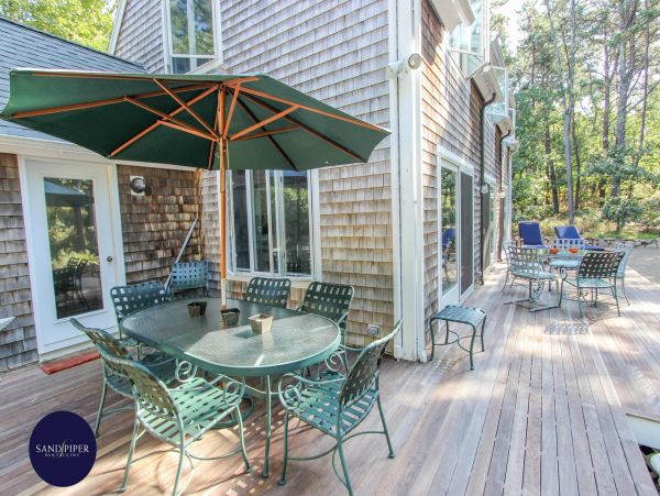 Cape Cod Home 994856