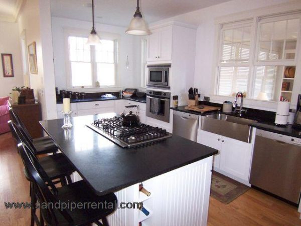 Cape Cod Home 994858