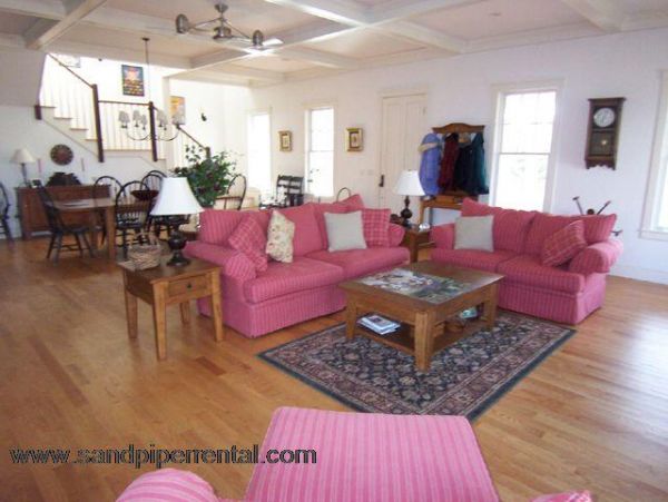 Cape Cod Home 994858