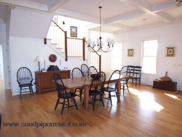 Cape Cod Home 994858