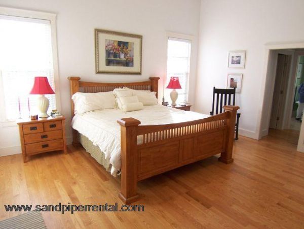 Cape Cod Home 994858