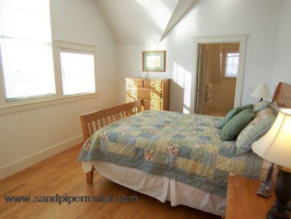 Cape Cod Home 994858