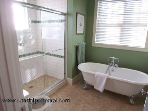 Cape Cod Home 994858