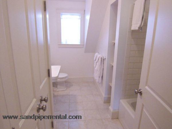 Cape Cod Home 994858