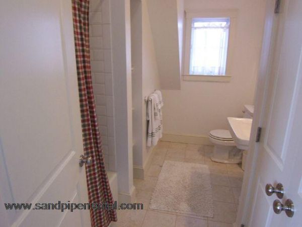 Cape Cod Home 994858