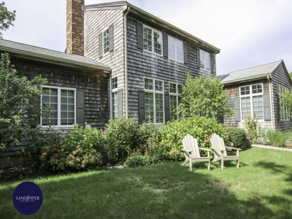 Cape Cod Home 994859