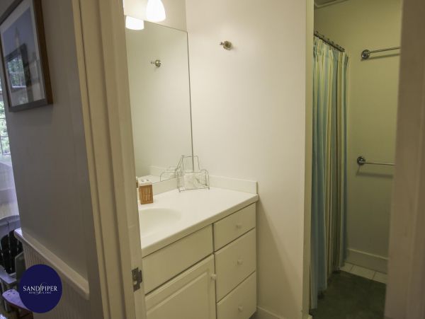 Cape Cod Home 994859