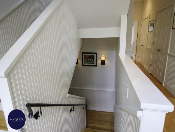 Cape Cod Home 994859
