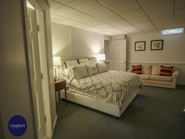 Cape Cod Home 994859