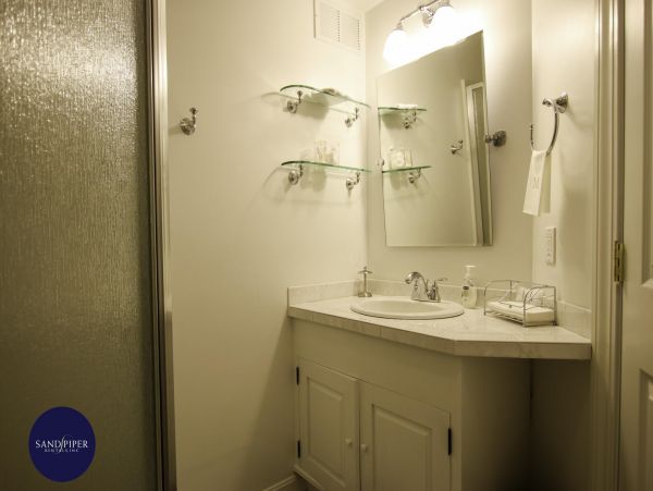 Cape Cod Home 994859