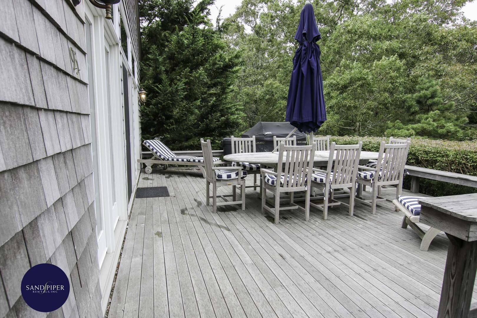 Cape Cod Home 994859