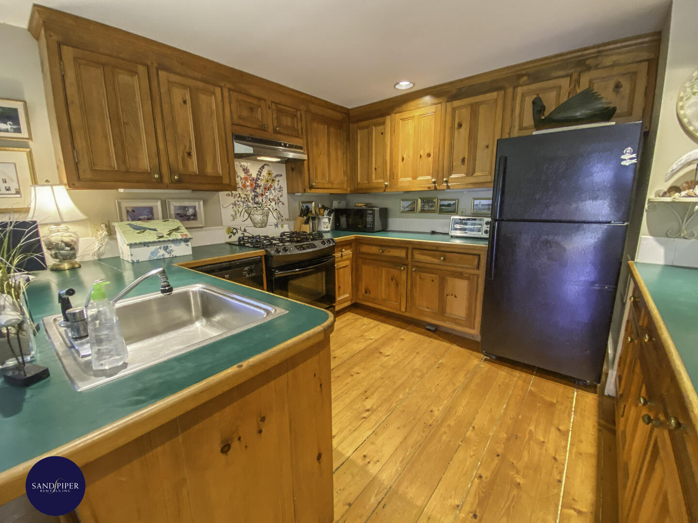 Cape Cod Home 994860