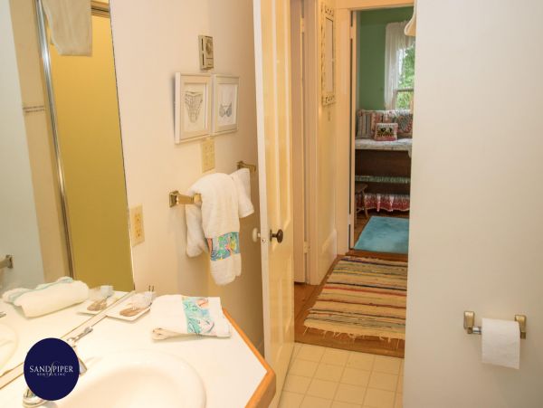 Cape Cod Home 994860